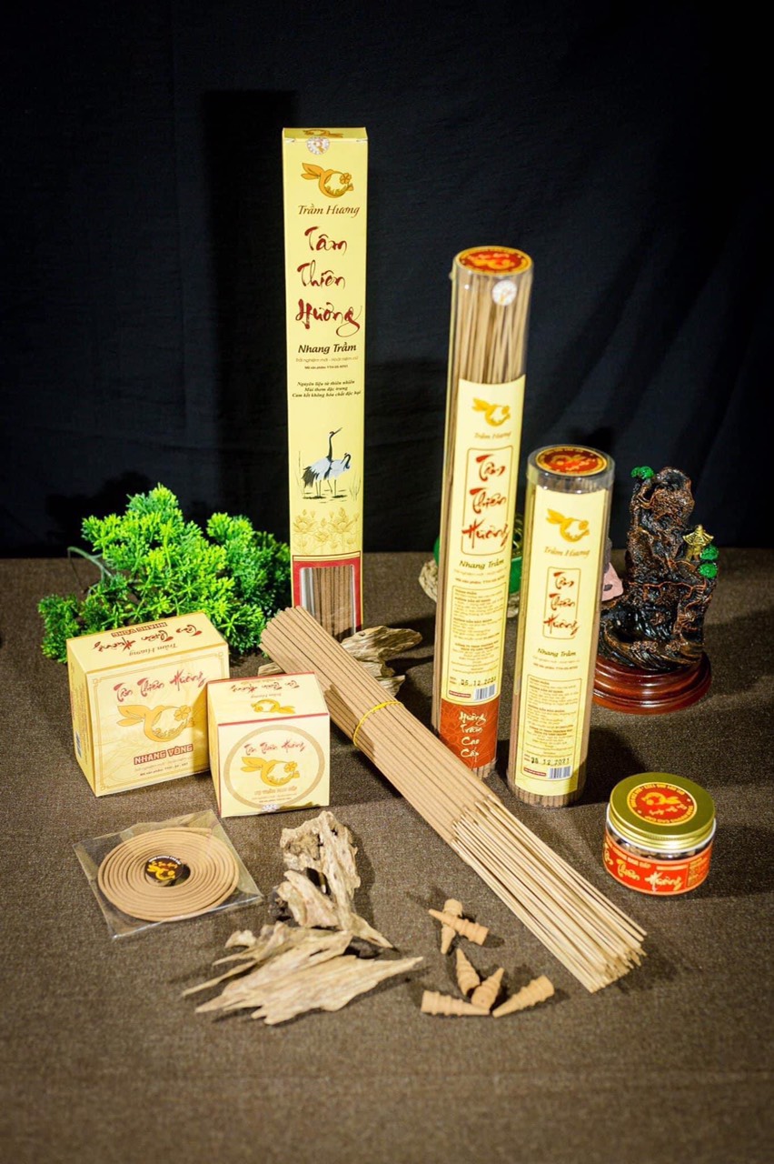 Ống Nhang trầm ngắn (hộp nhựa)